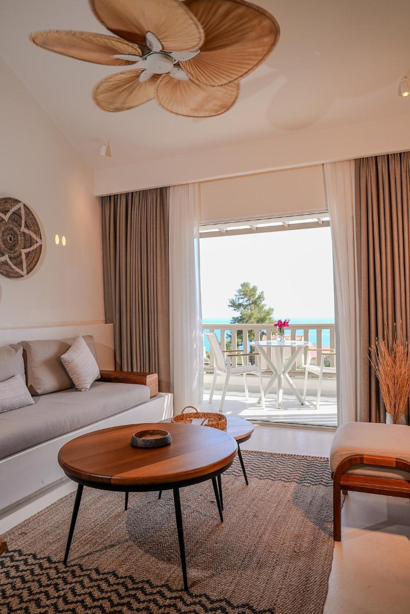 Pilos Suites Turunç Eksteriør bilde